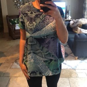 Blue snakeskin T-shirt blouse